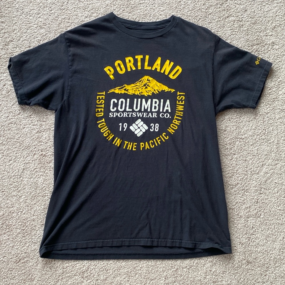 Men’s Columbia Large T-Shirt